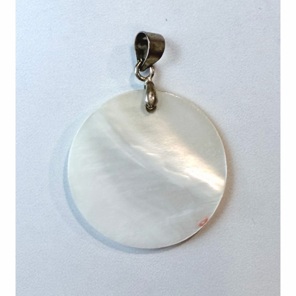 Circular Mother-of-Pearl Coral-Colored Flower Press Pendant - Picture 5 of 7